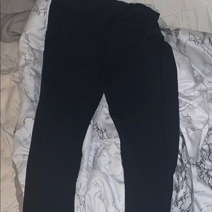 Black capri leggings